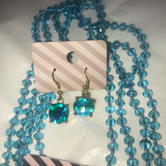 Gorgeous Blue Earrings and Necklace Set - Picture 4 of 4